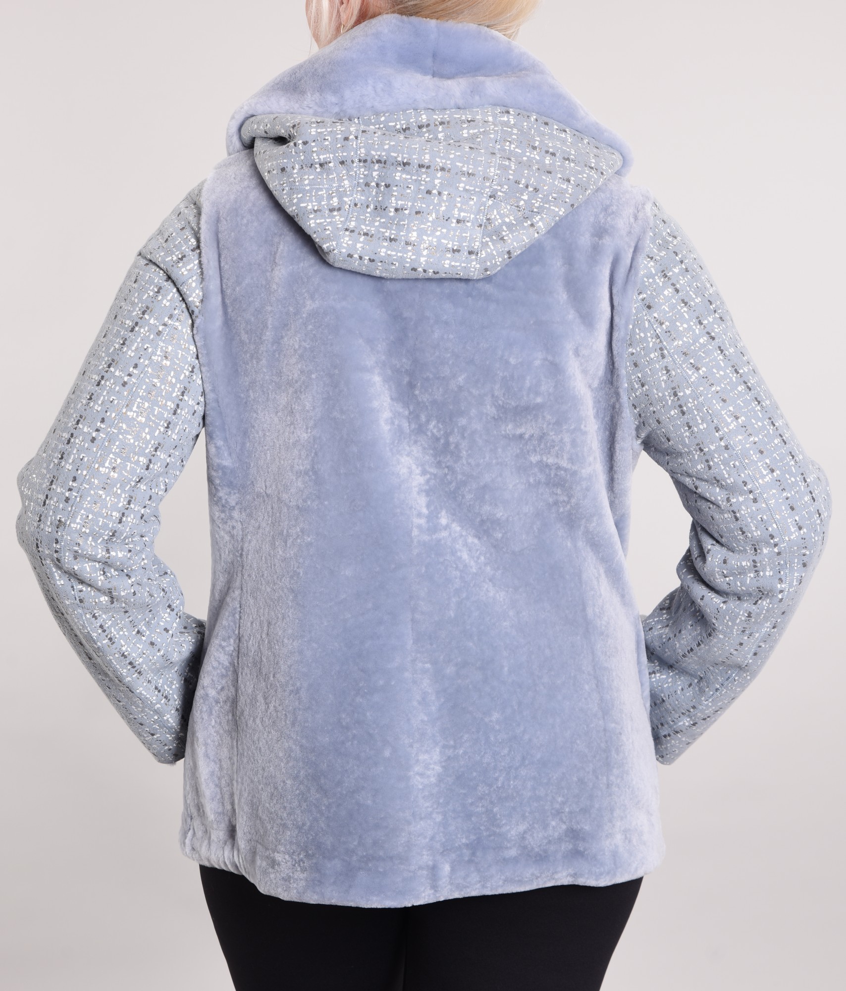 Астраган с покрытием и капюшоном