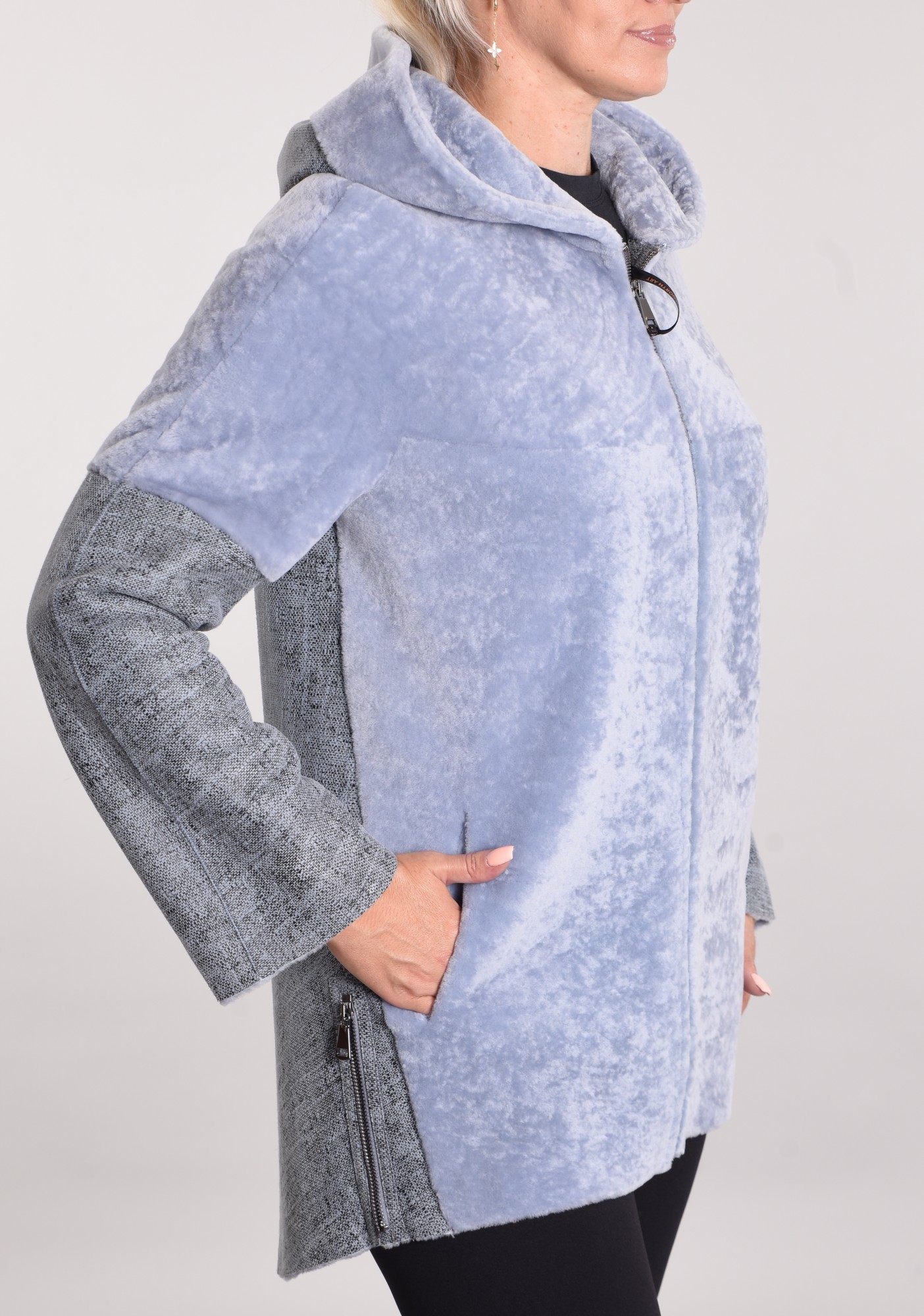 Astragan with cover and hood