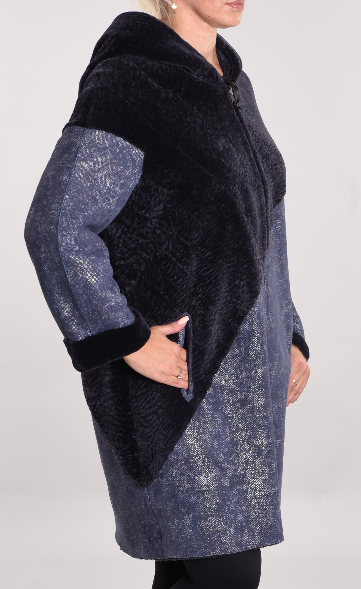 Astragan with cover and hood