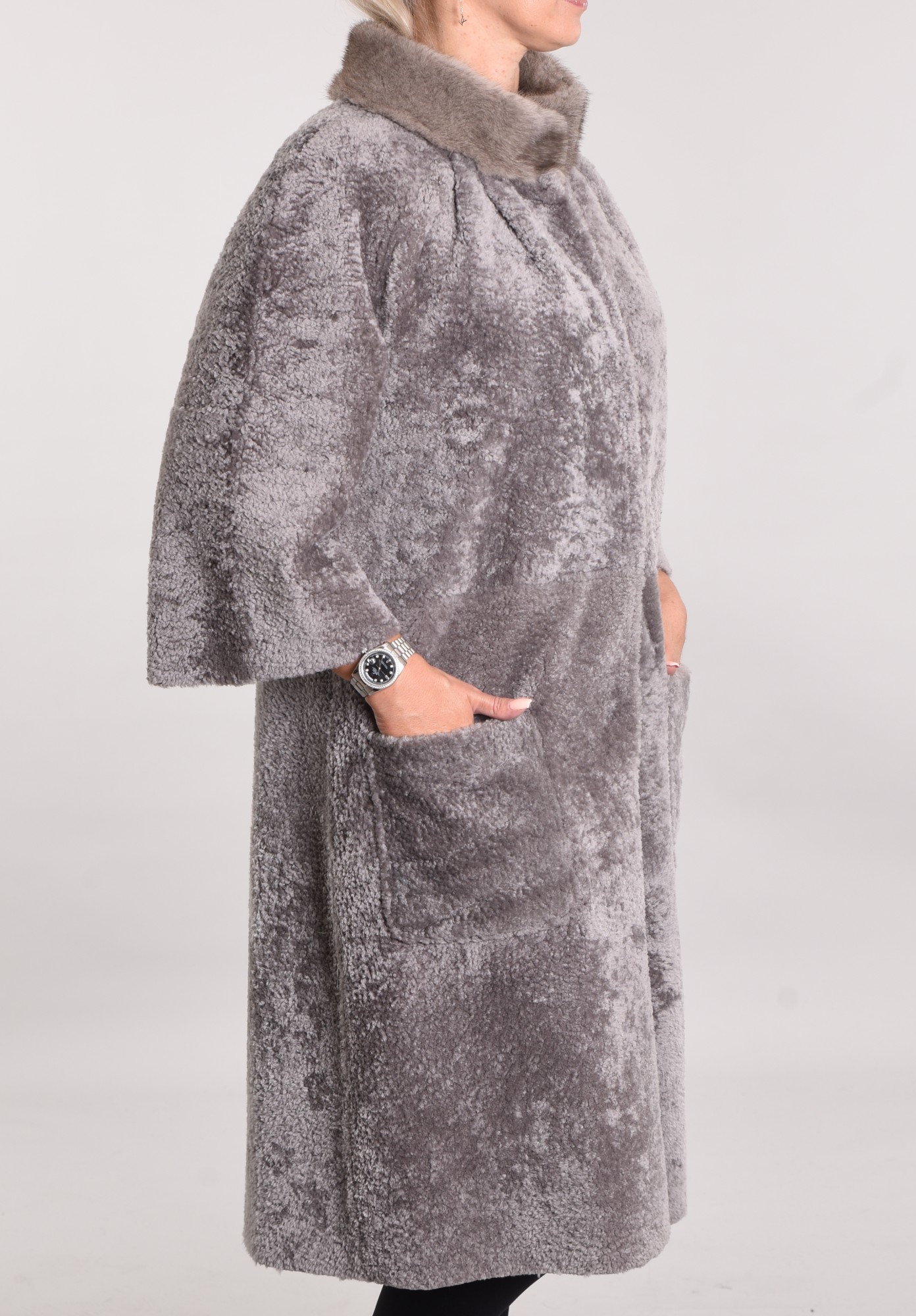 Astragan coated, stand-up collar mink