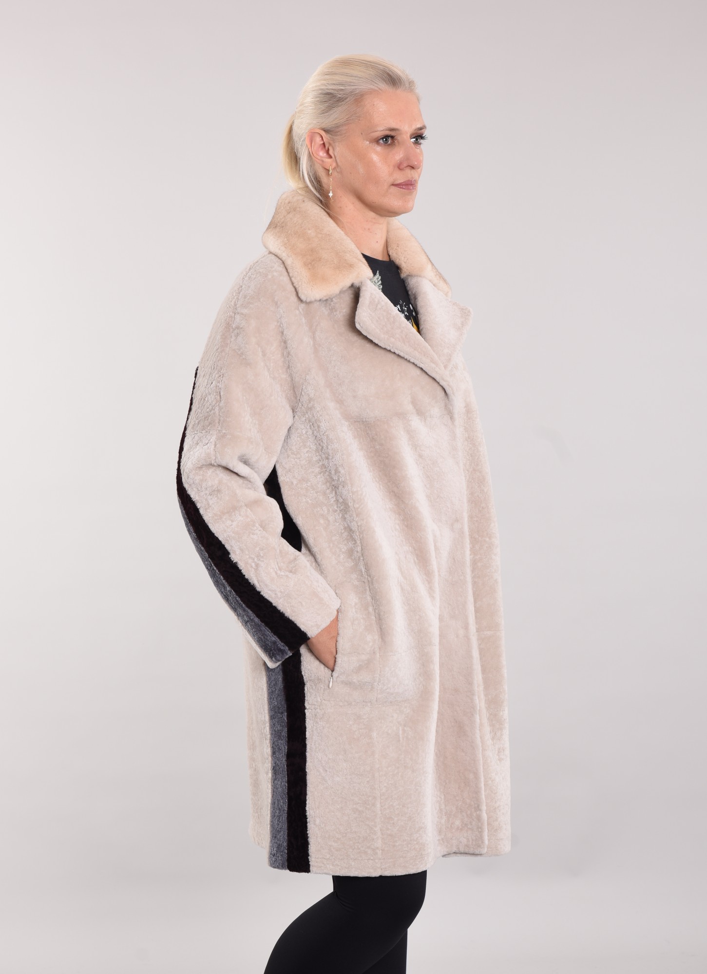 Astragan reversible coated model, English collar Rex