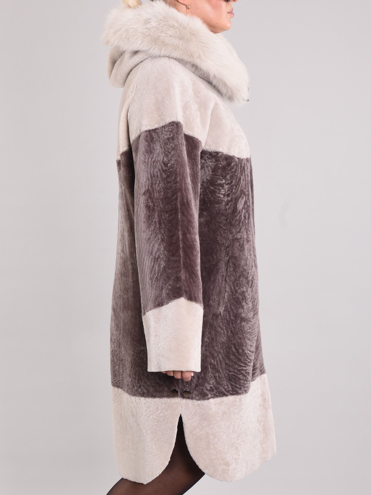 Астраган двусторонняя модель с капюшоном