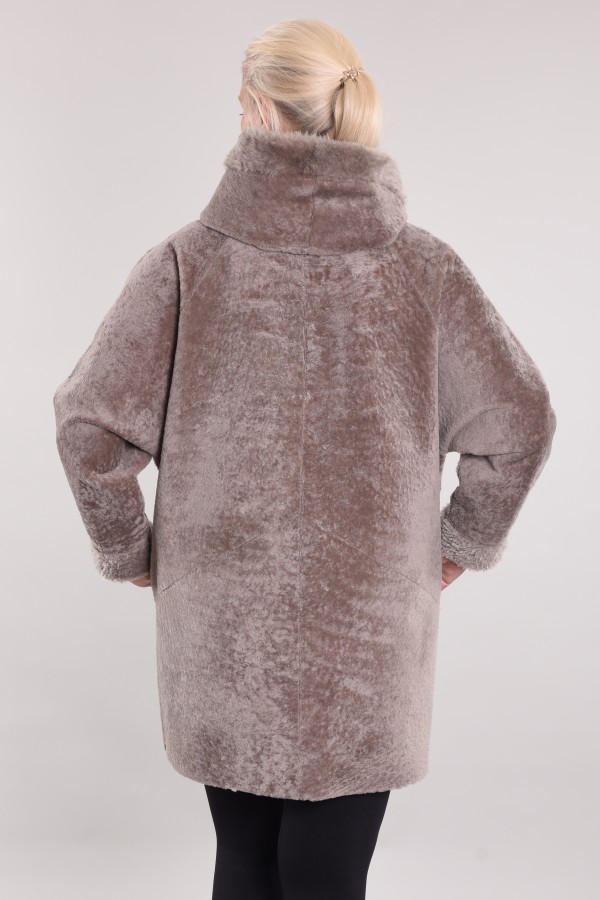 Astragan reversible hooded coated model