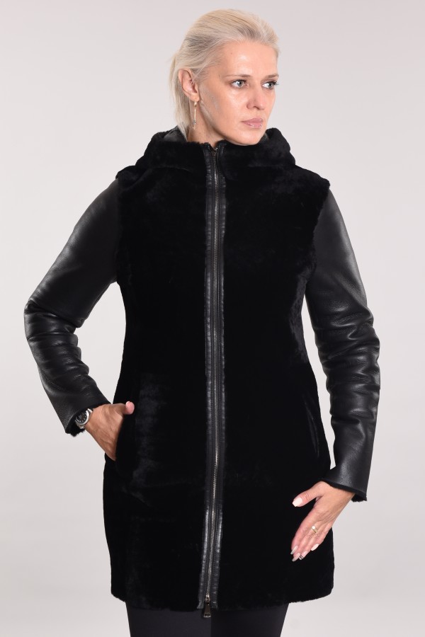 Reversible model Spanish Mirino with a hooded