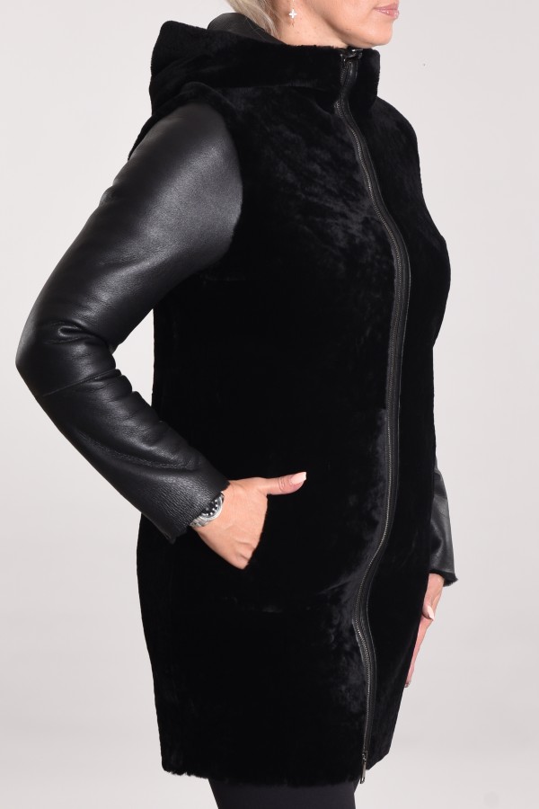 Reversible model Spanish Mirino with a hooded