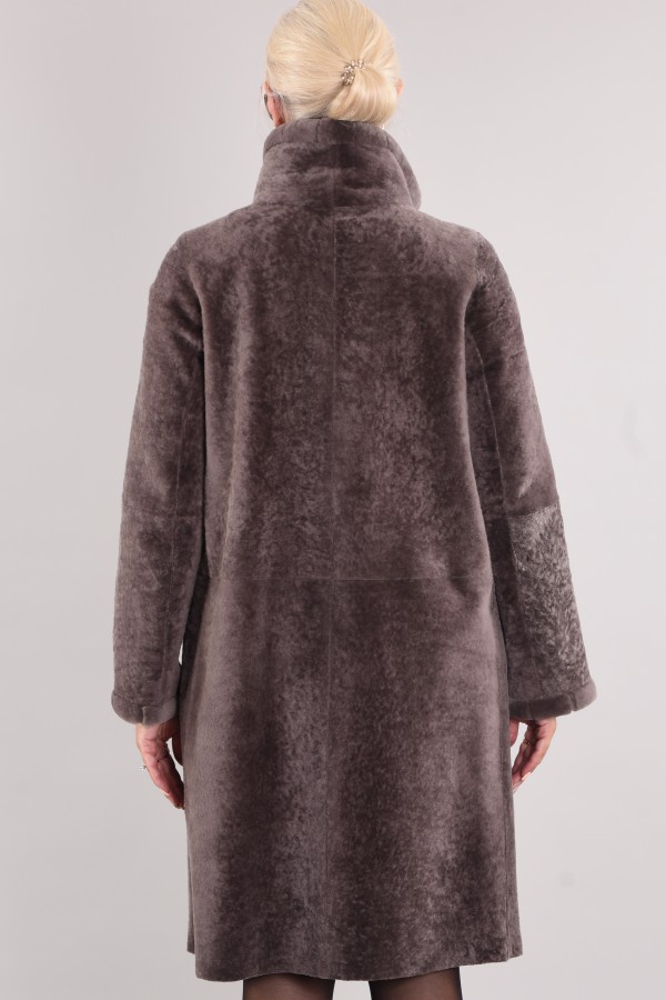 Astragan reversible coated on the edge of the product muton