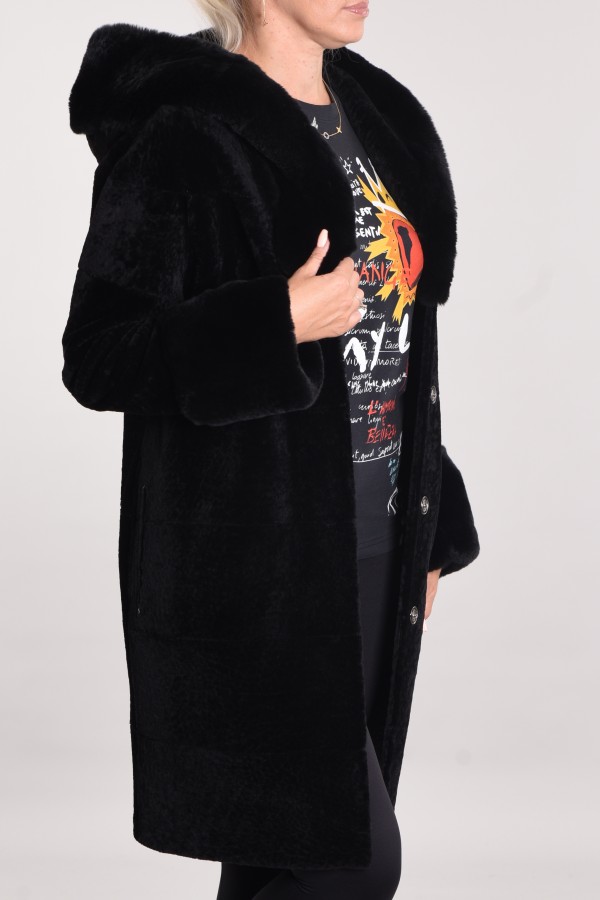 Astragan double-sided coated, on the edge of the hood and cuff Rex