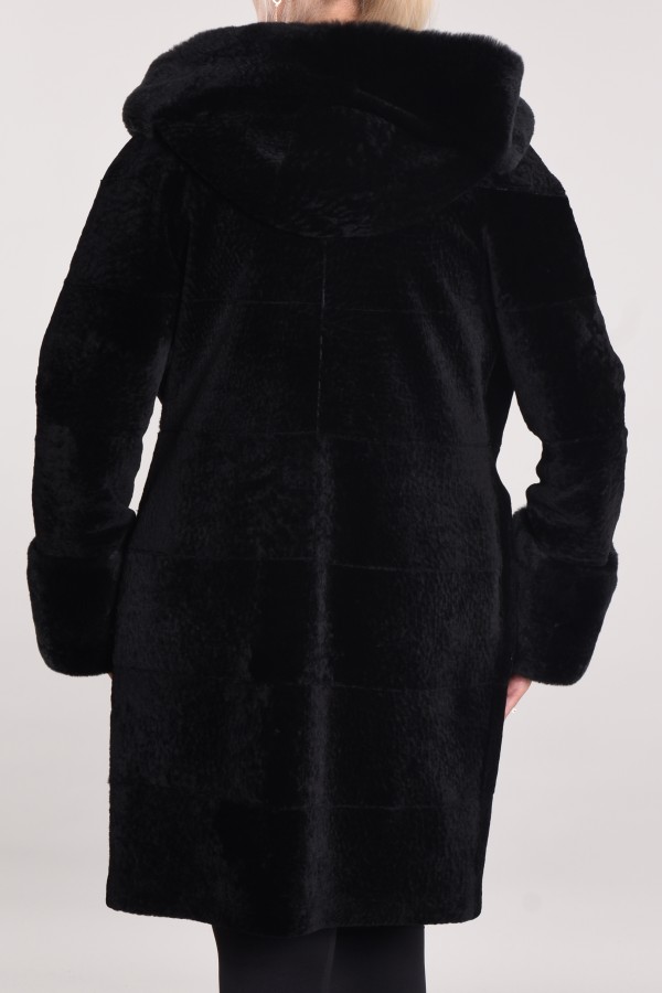 Astragan double-sided coated, on the edge of the hood and cuff Rex